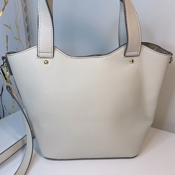 Steve Madden White Leather Breece Satchel Crossbody with matching Cosmetic bag - Picture 3 of 12